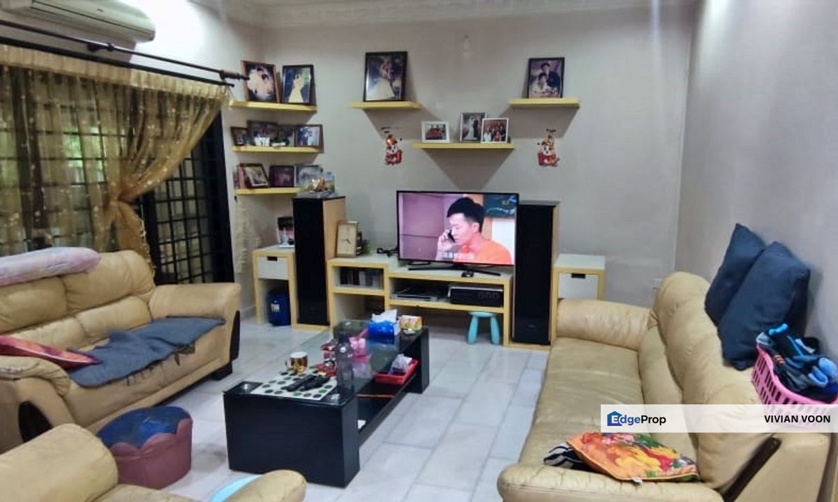 IPOH RENOVATED DOUBLE STOREY facing park near Poi Lam schools, Perak, Ipoh