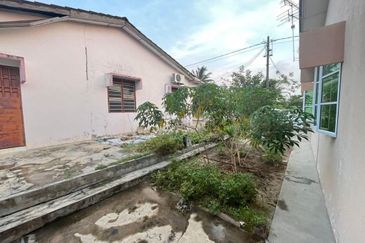 TAMAN JATI, JELAPANG