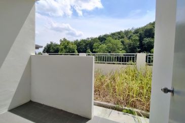 TAMAN MERU DESA PARK