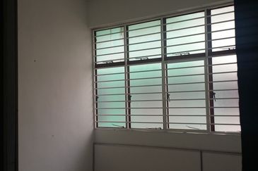 Sri Petaling Ground Floor Shop For Rent