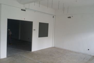 Sri Petaling Ground Floor Shop For Rent