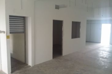 Sri Petaling Ground Floor Shop For Rent