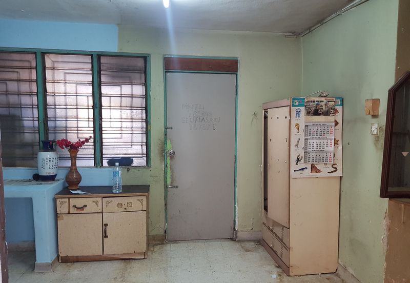 SRI PETALING CORNER  2 STOREY TERRACED HOUSE FOR SALE
