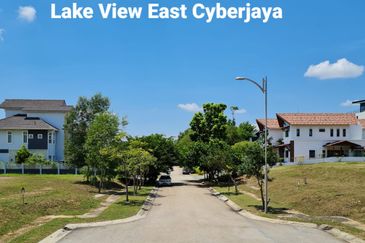 Perdana Lakeview West