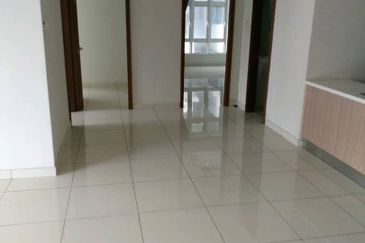 Royal Regent Sri Putramas III