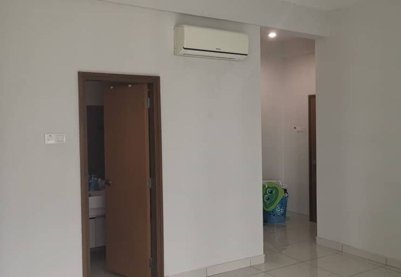 Royal Regent Sri Putramas III