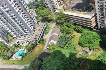 Royal Regent Sri Putramas III