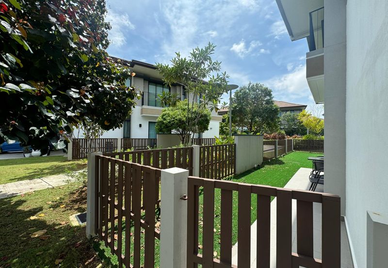 Isle of Botanica, Setia Eco Glades