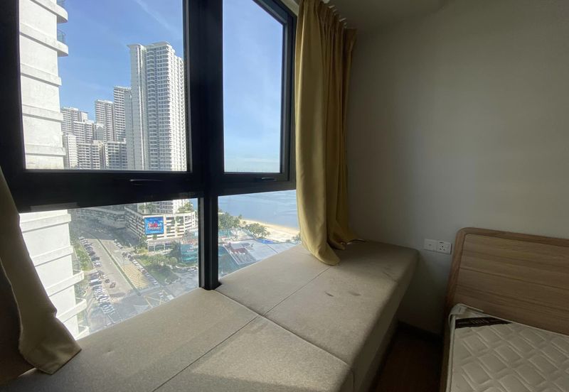 Baypoint @ Country Garden Danga Bay