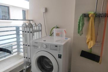 Baypoint @ Country Garden Danga Bay