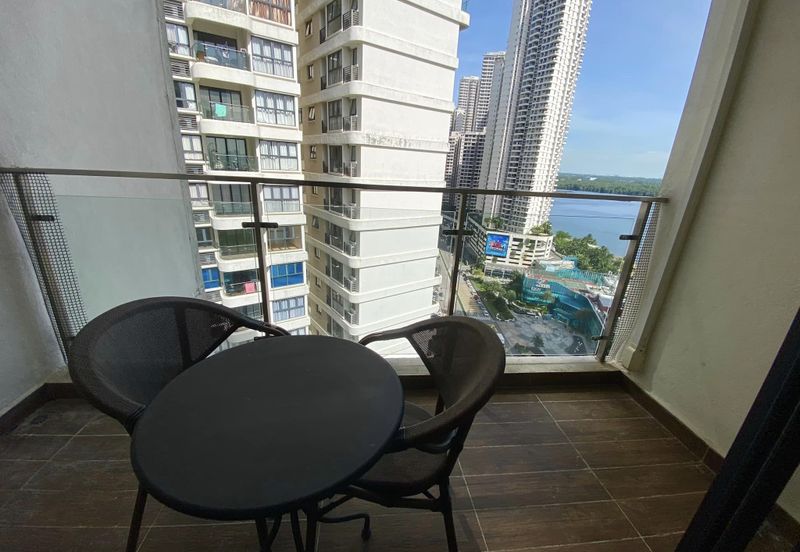 Baypoint @ Country Garden Danga Bay