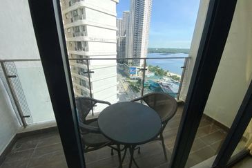 Baypoint @ Country Garden Danga Bay