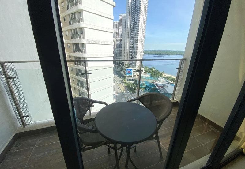 Baypoint @ Country Garden Danga Bay