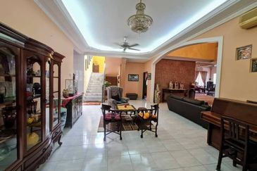 Jalan Suasana, Bandar Tun Hussein Onn