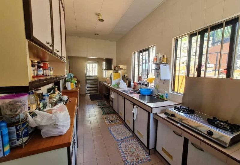 Jalan Suasana, Bandar Tun Hussein Onn