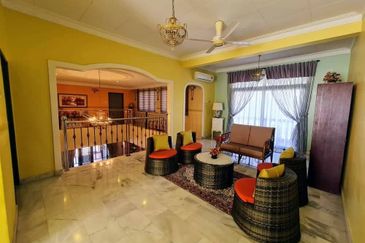 Jalan Suasana, Bandar Tun Hussein Onn