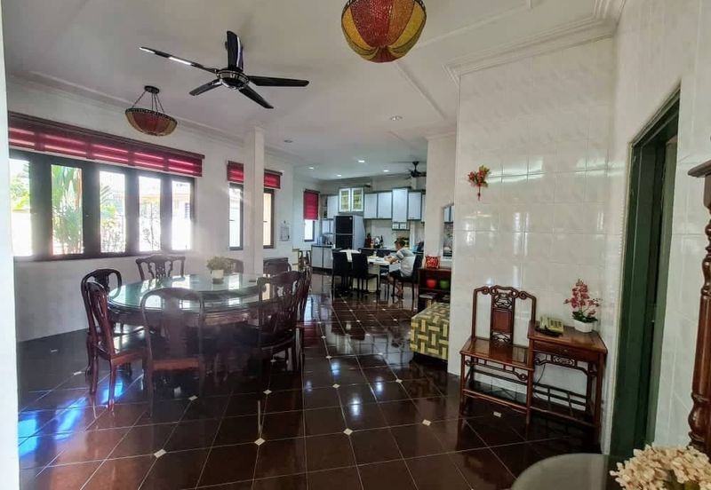 Jalan Suasana, Bandar Tun Hussein Onn