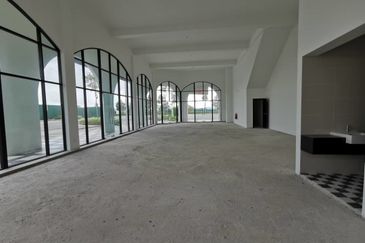 Ivoris @ Eco Majestic