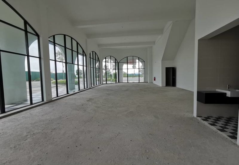 Ivoris @ Eco Majestic