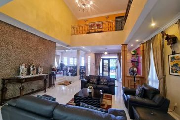 Jalan Suasana, Bandar Tun Hussein Onn