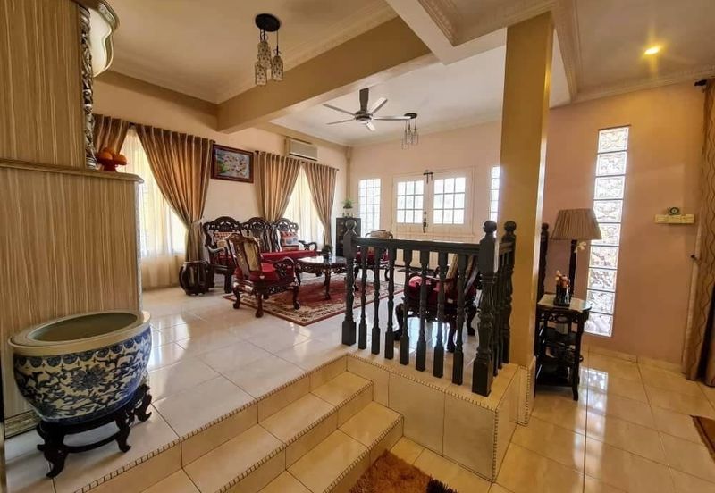 Jalan Suasana, Bandar Tun Hussein Onn