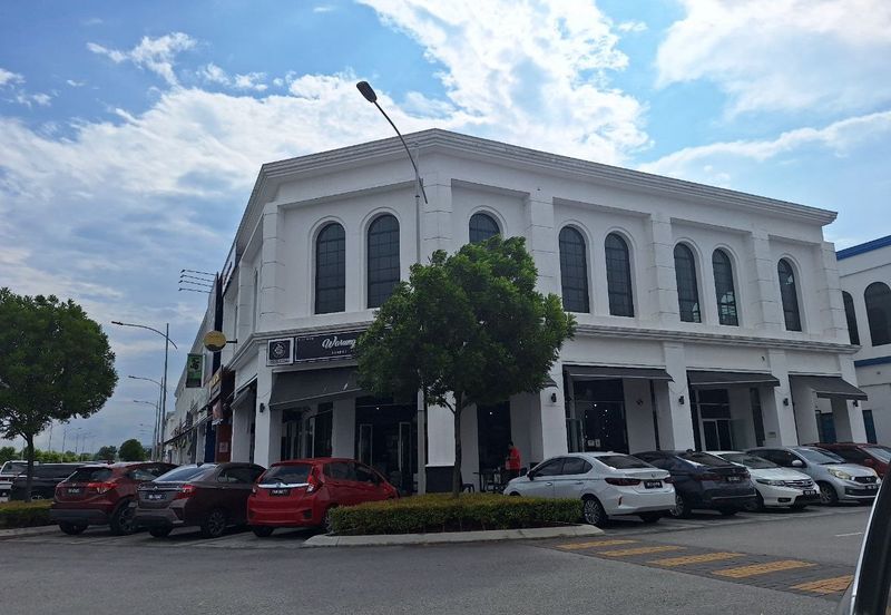 Ivoris @ Eco Majestic