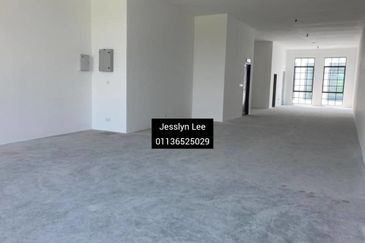 Ivoris @ Eco Majestic