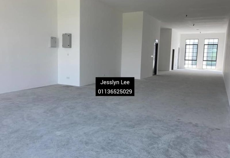 Ivoris @ Eco Majestic