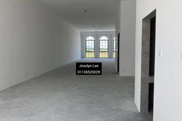 Ivoris @ Eco Majestic