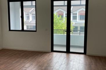 Cradleton @ Eco Majestic