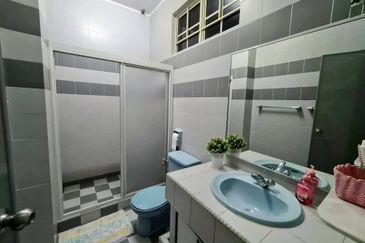 Jalan Suasana, Bandar Tun Hussein Onn