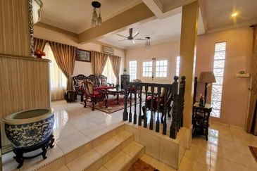 Jalan Suasana, Bandar Tun Hussein Onn