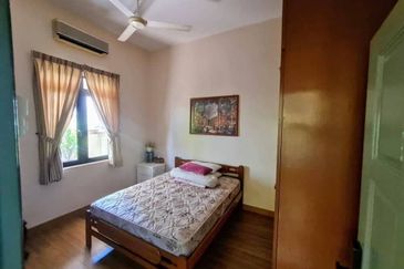 Jalan Suasana, Bandar Tun Hussein Onn