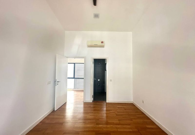 Mozart, Symphony Hills