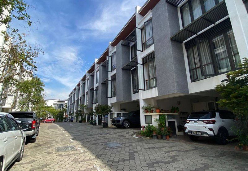 Mozart, Symphony Hills