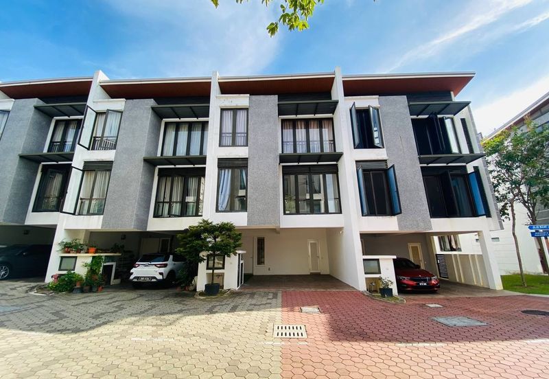 Mozart, Symphony Hills