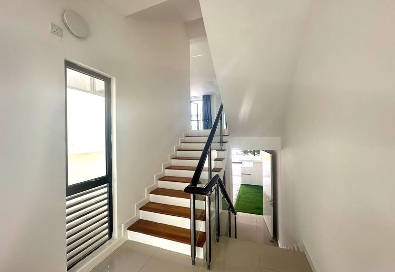 Mozart, Symphony Hills