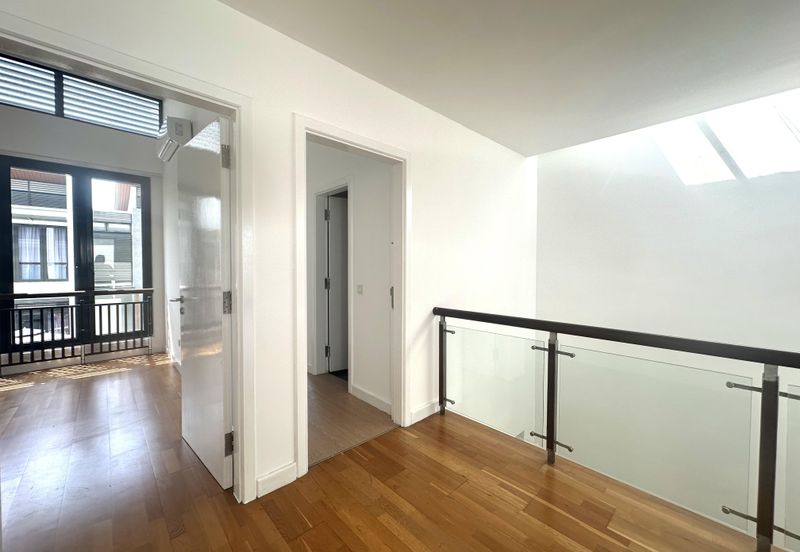 Mozart, Symphony Hills