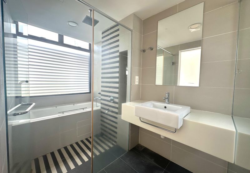 Mozart, Symphony Hills