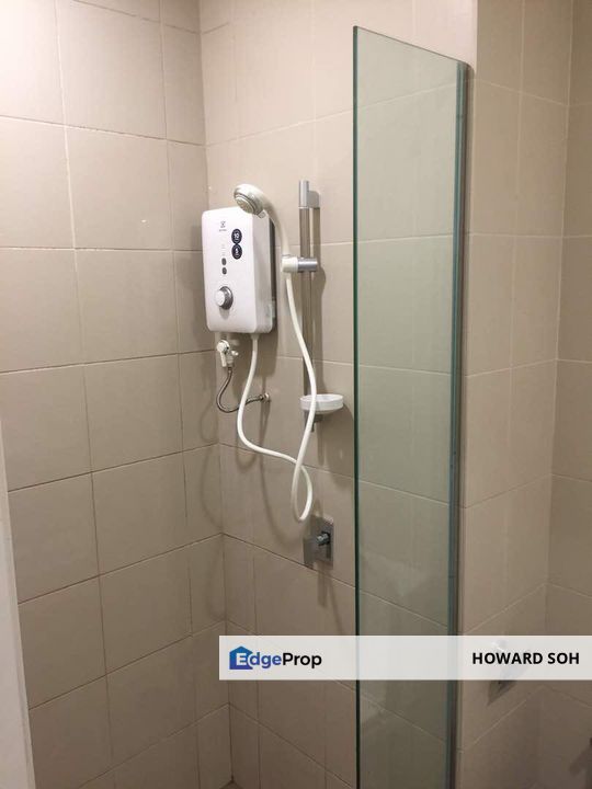 1+1 room with balcony, walking distance to mall, Selangor, Shah Alam