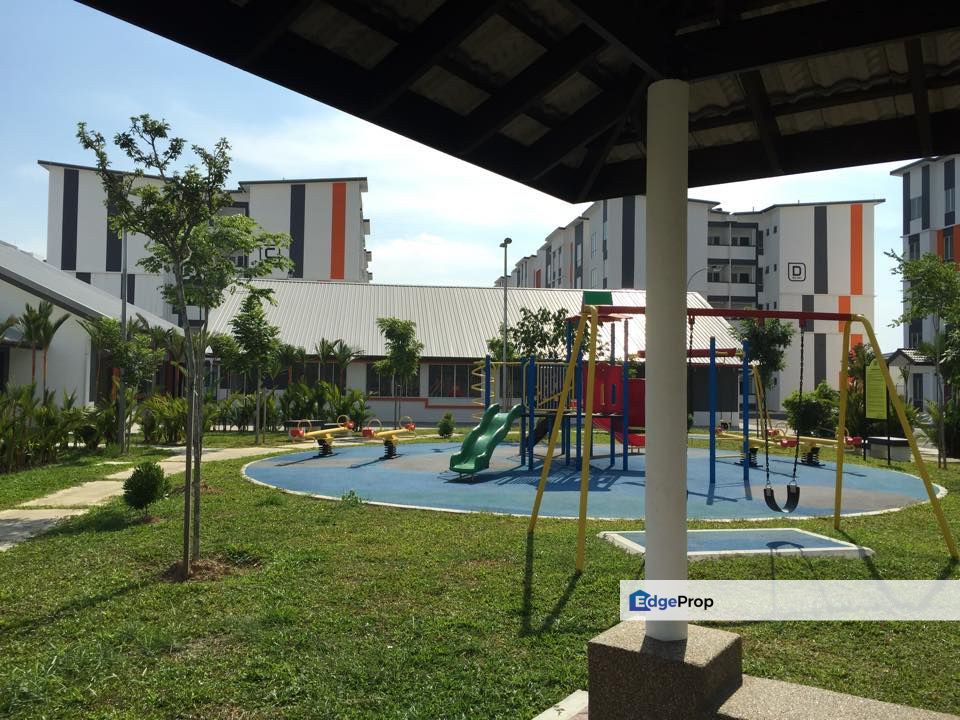 Gated guarded beside park & school near Aeon mall, Selangor, Klang