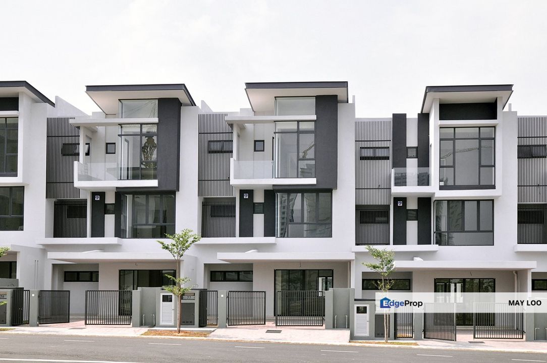 New 3 Storey @ U10 Shah Alam (15min to Damansara), Selangor, Shah Alam