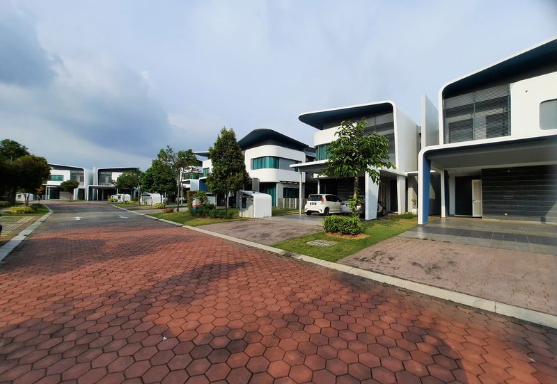 Lepironia Gardens, Setia Eco Glades