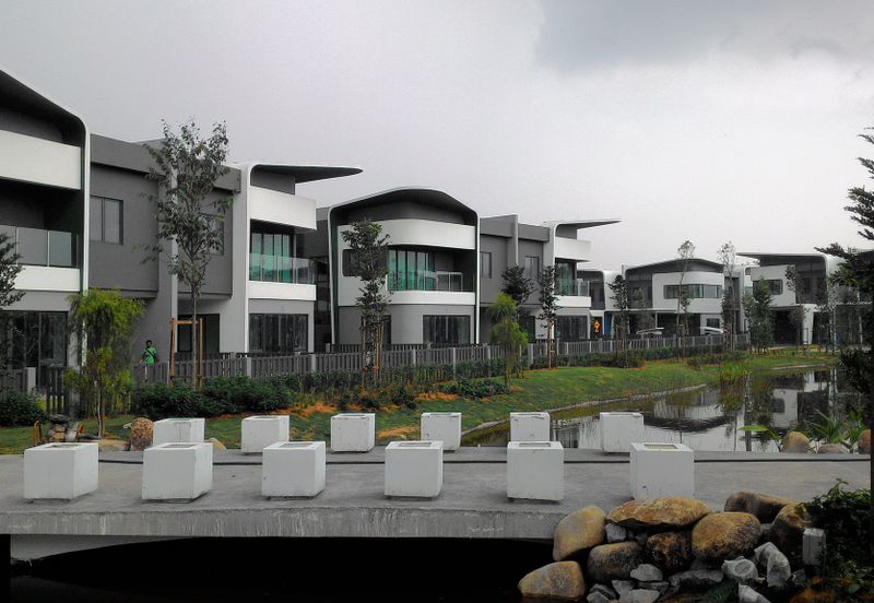 Lepironia Gardens, Setia Eco Glades