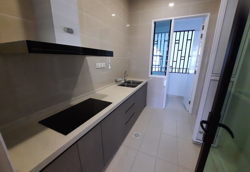 Isle of Kamares, Setia Eco Glades