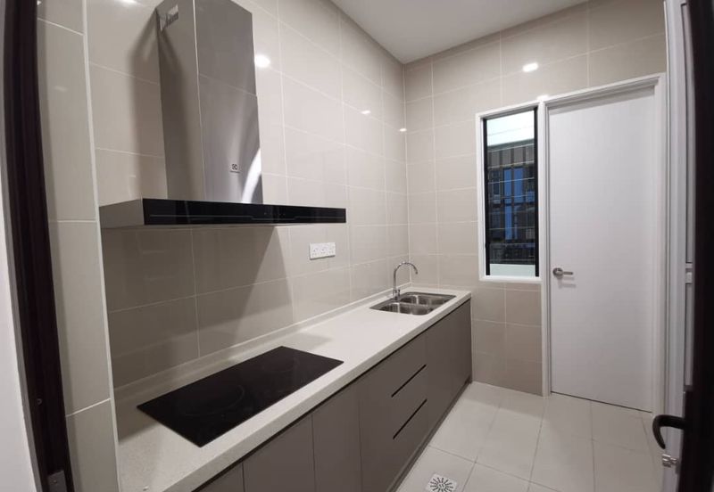 Isle of Kamares, Setia Eco Glades