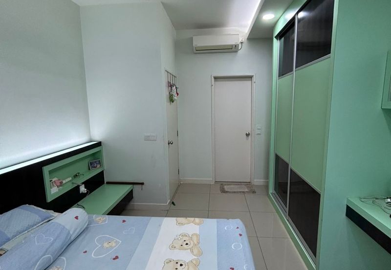 Dedaun Hijau (Greenfield Regency)