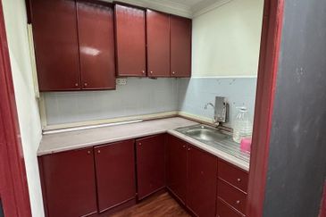 💯 Taman Bukit Kaze @ Ulu Tiram / Double Storey Corner Lot / For Rent 💯 💥💥 新区周围都是住宅区，合適开mini market 💥💥