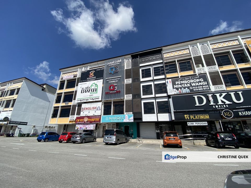 Kedai 3 Tingkat (End lot) untuk Dijual di Tunjung, KB, Kelantan, Kota Bharu