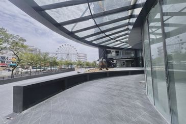 8 Premier @ i-City Finance Avenue